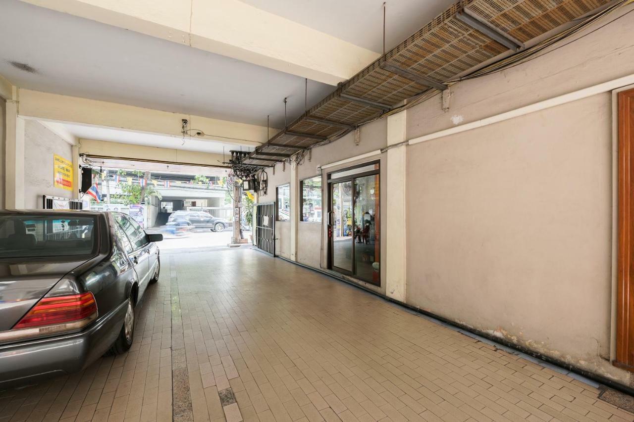 Oyo 110 Old Town Hotel Bangkok Exterior foto